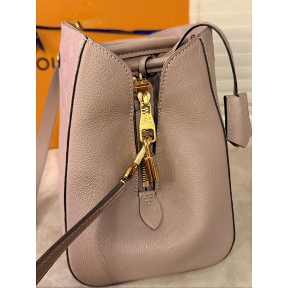 Louis Vuitton Montaigne Handbag Monogram Empreinte Leather MM - Picture 15 of 17